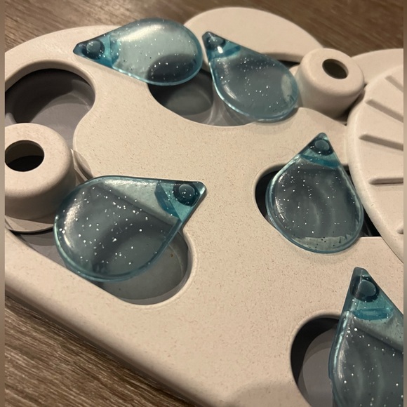 Cat Food Toy // Never used - Picture 3 of 3